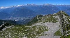 ...e una più ampia vista sul fornale ,  sulla piana dell'Ossola e le Alpi !!